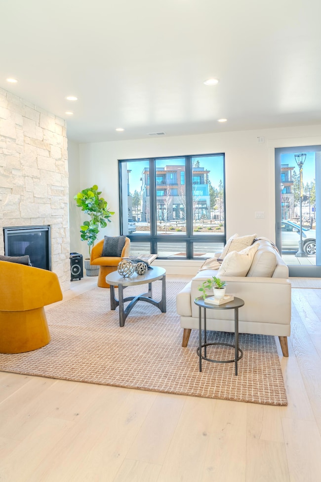 1142 NW Ochoa Dr, Bend, OR 97703 - photo 4