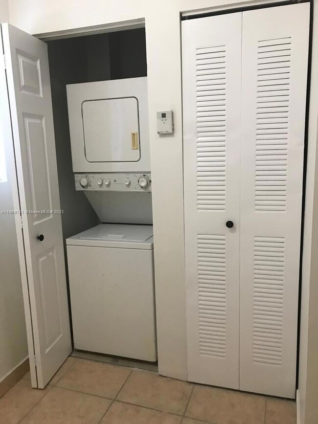 853 SW 2nd St unit 206, Miami, FL 33130 - photo 3