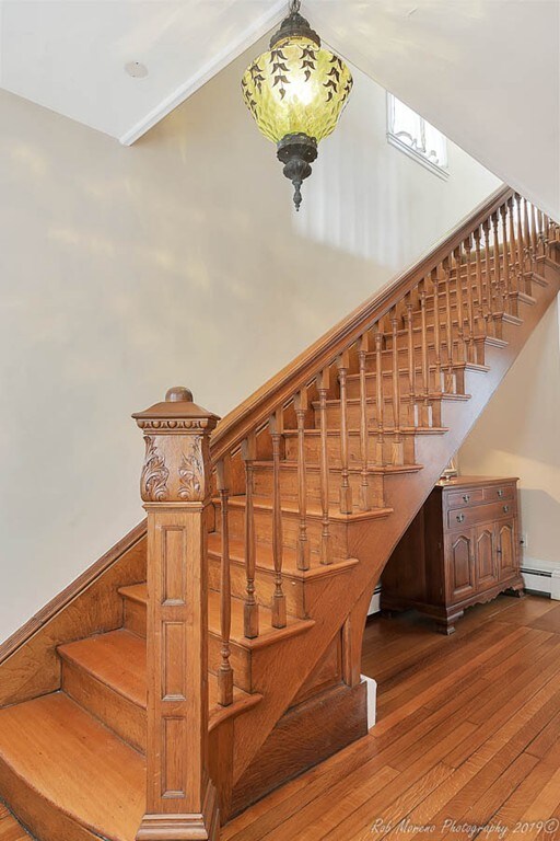 9 Parsons St, Newburyport, MA 01950 - photo 2