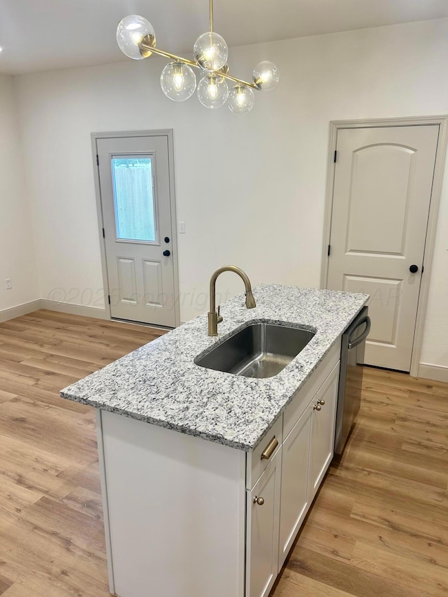 4bed3.5bath kitchen area