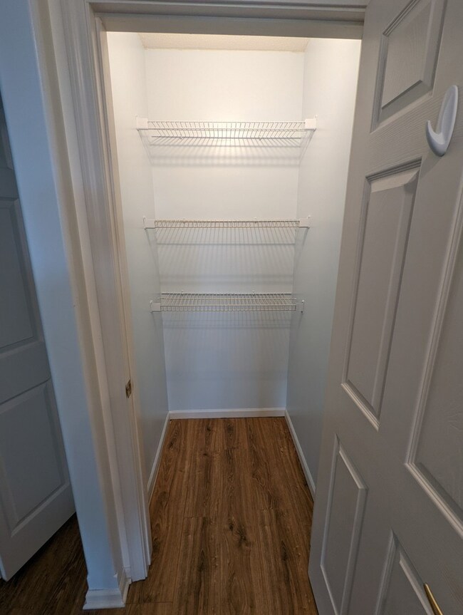 351 Town Place Cir unit 402, Buffalo Grove, IL 60089 - photo 6