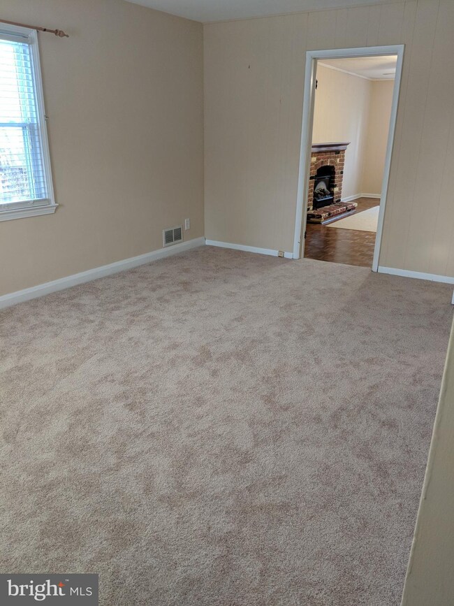 8417 Oakleigh Rd, Parkville, MD 21234 - photo 3