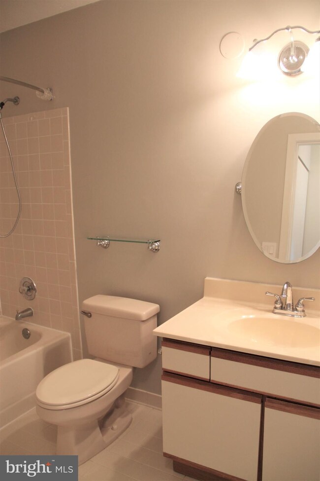 11741 Summerchase Cir unit 1741-E, Reston, VA 20194 - photo 5