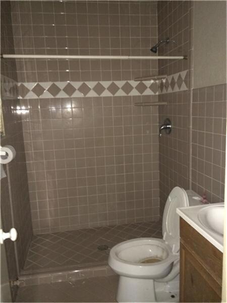 212 Feuhs Ln, Houston, TX 77022 - photo 7