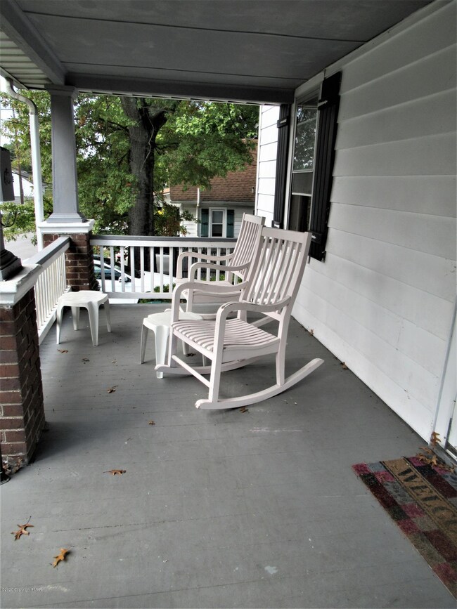 11 Grandview St, East Stroudsburg, PA 18301 - photo 2