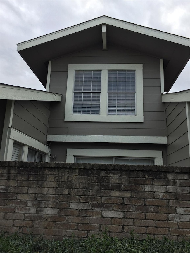 6305 Dryad Dr unit 630, Houston, TX 77035 - photo 2