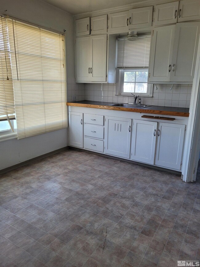 1270 S Bridge St, Winnemucca, NV 89445 - photo 3