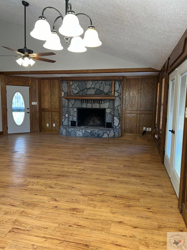 103 Lilac St, Texarkana, TX 75501 - photo 3