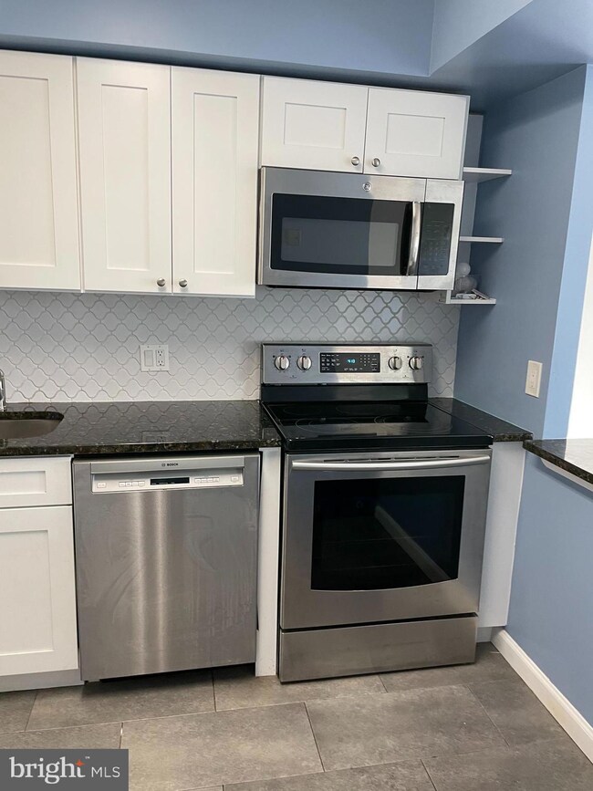 The Pines of Leisure World unit 1404, Silver Spring, MD 20906 - photo 3