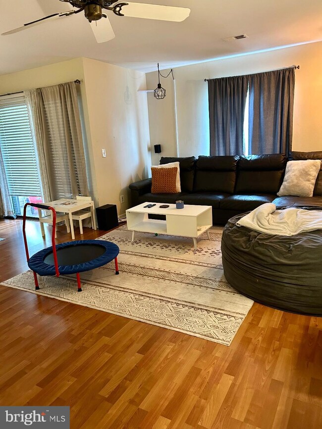 8 Z-8 Avon, East Windsor, NJ 08520 - photo 4