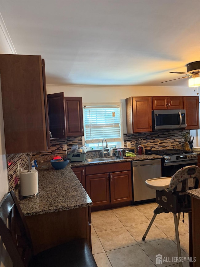 37 Hazelhurst St, New Brunswick, NJ 08901 - photo 7