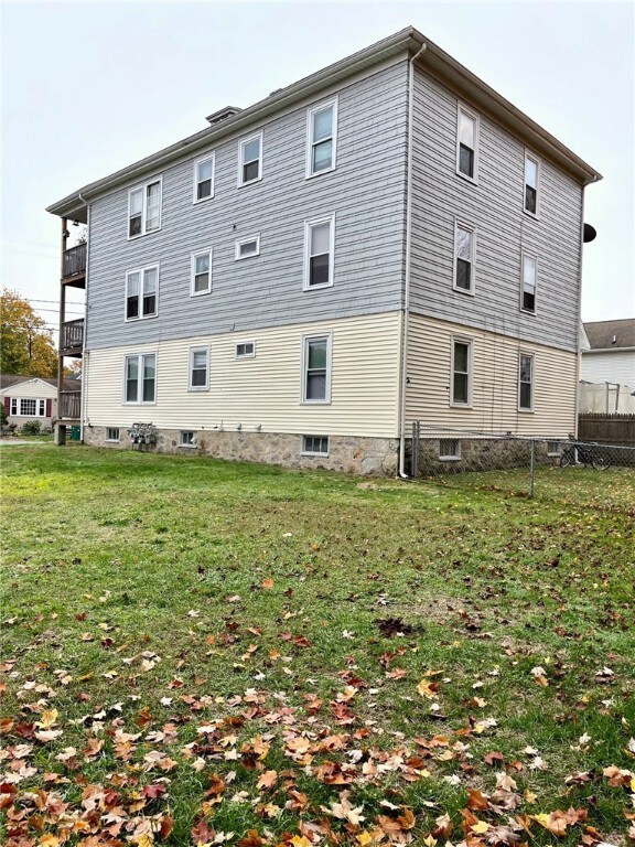 161 Farm St, Woonsocket, RI 02895 - photo 3