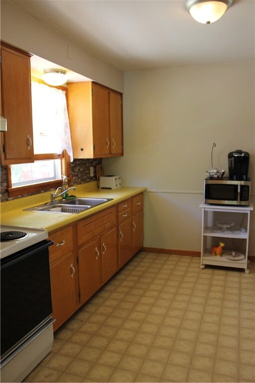 3717 Meadow Dr, Erie, PA 16506 - photo 7