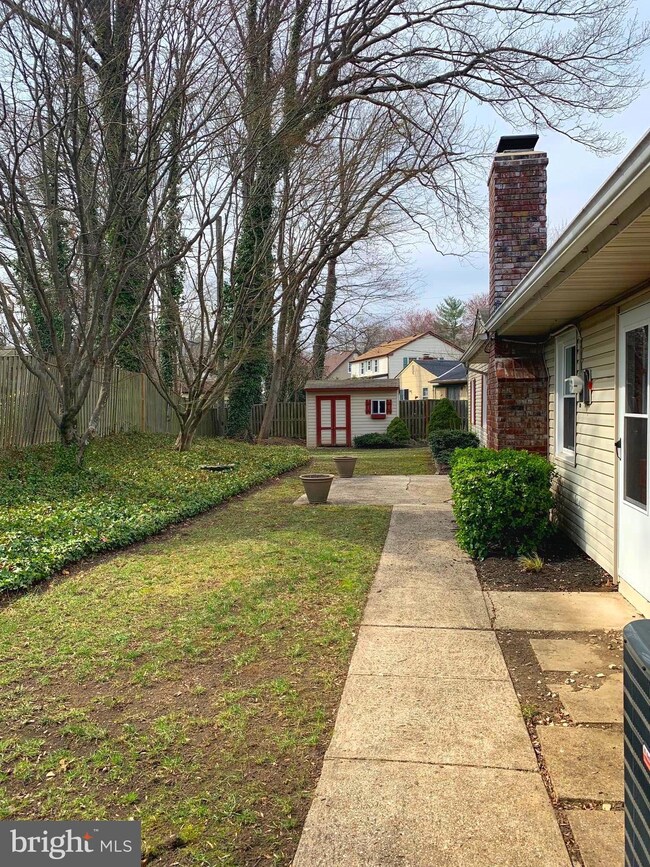 12900 Victoria Heights Dr, Bowie, MD 20715 - photo 4