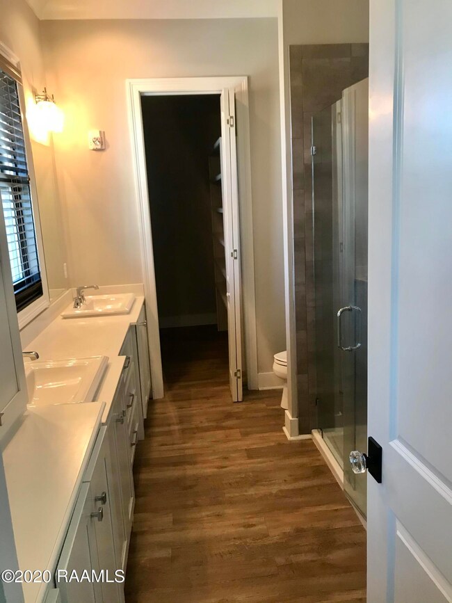 1007 Camellia blvd 7