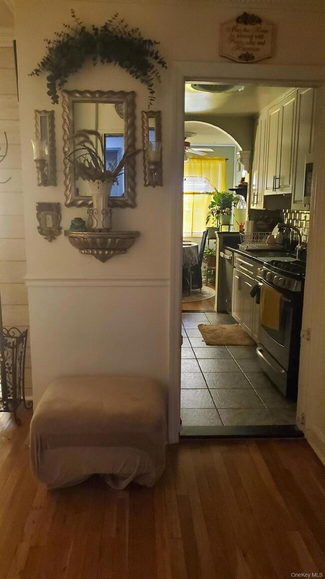 Plymouth House West unit 3N, Howard Beach, NY 11414 - photo 5