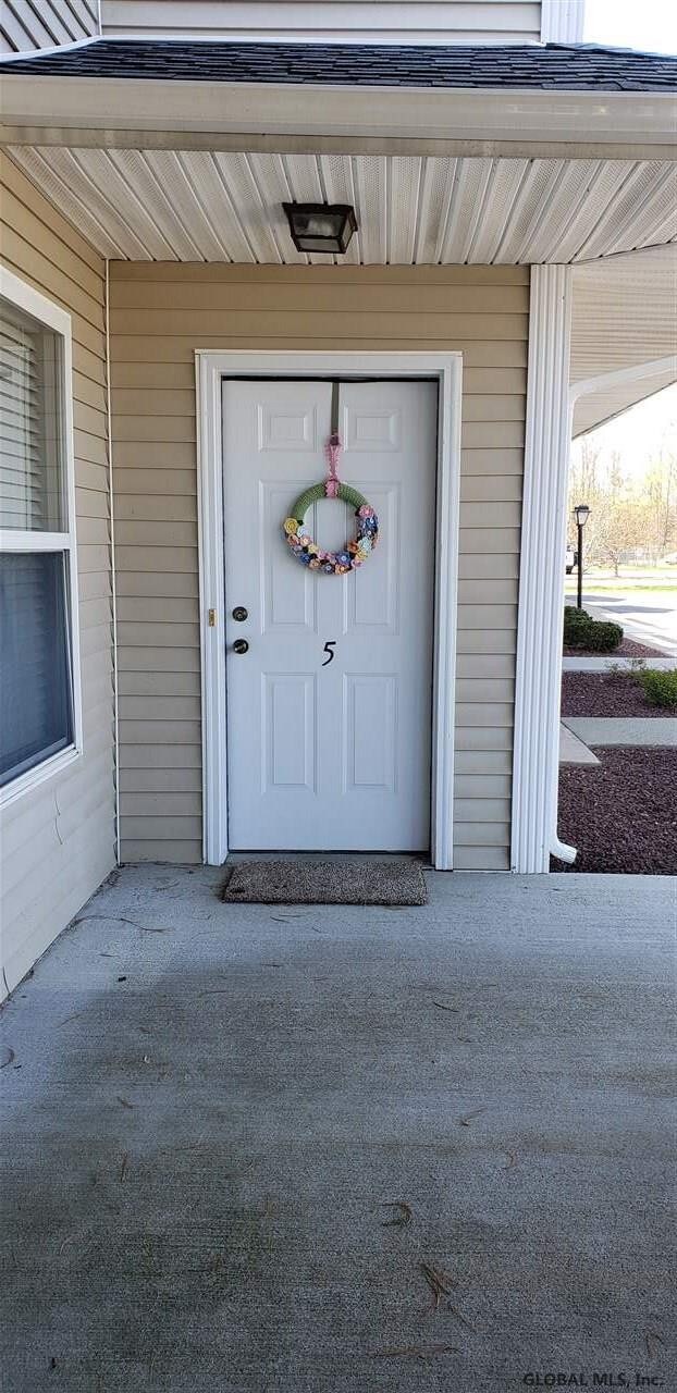 205 Cambridge Manor Dr, Schenectady, NY 12302 - photo 3