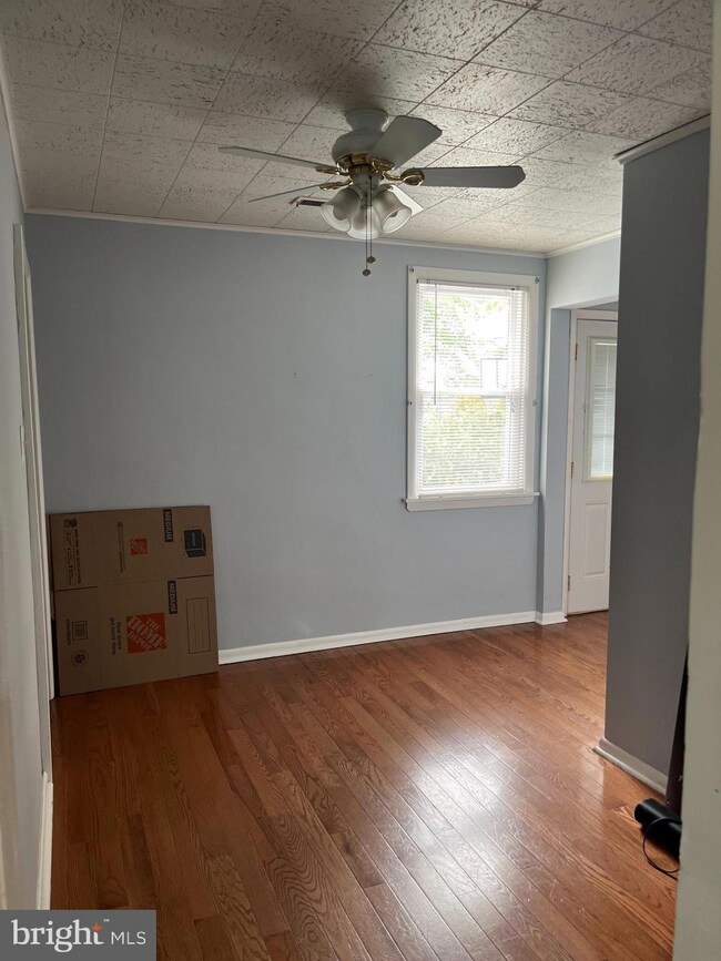 2211 Dickens Ln, Broomall, PA 19008 - photo 7