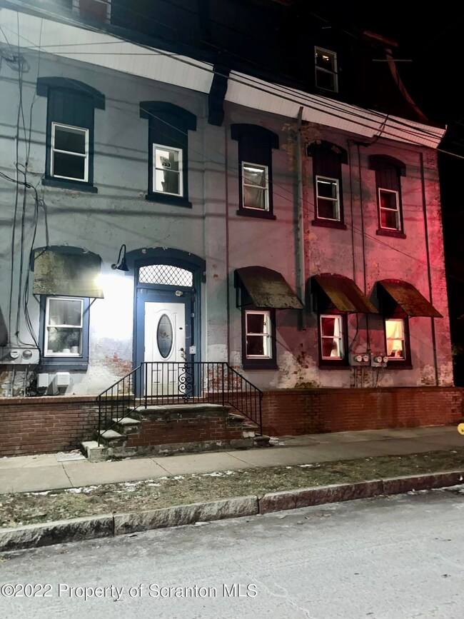 384 S Franklin St, Wilkes-Barre, PA 18702 - photo 2