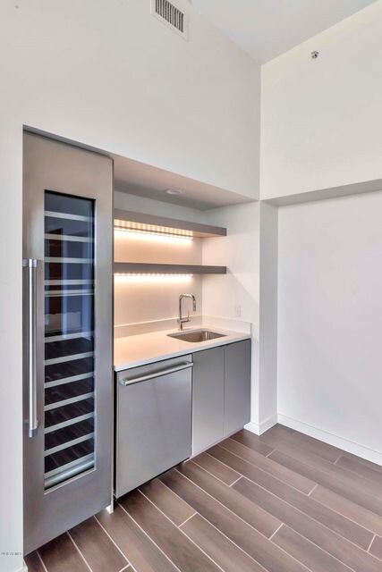 Wet Bar and Wine Fridge