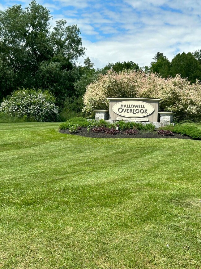 11 Overlook Dr unit 11, Hallowell, ME 04347 - photo 2