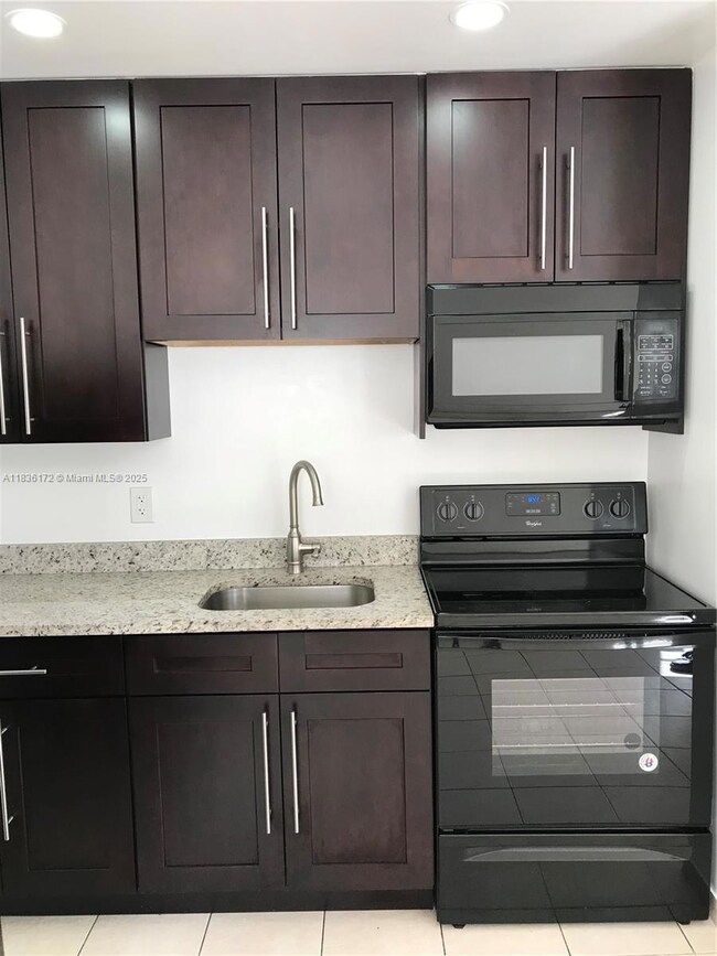 236 SE 9th Ave unit 4, Pompano Beach, FL 33060 - photo 5