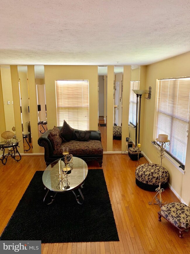 2728 Sweetwater Ct, District Heights, MD 20747 - photo 3