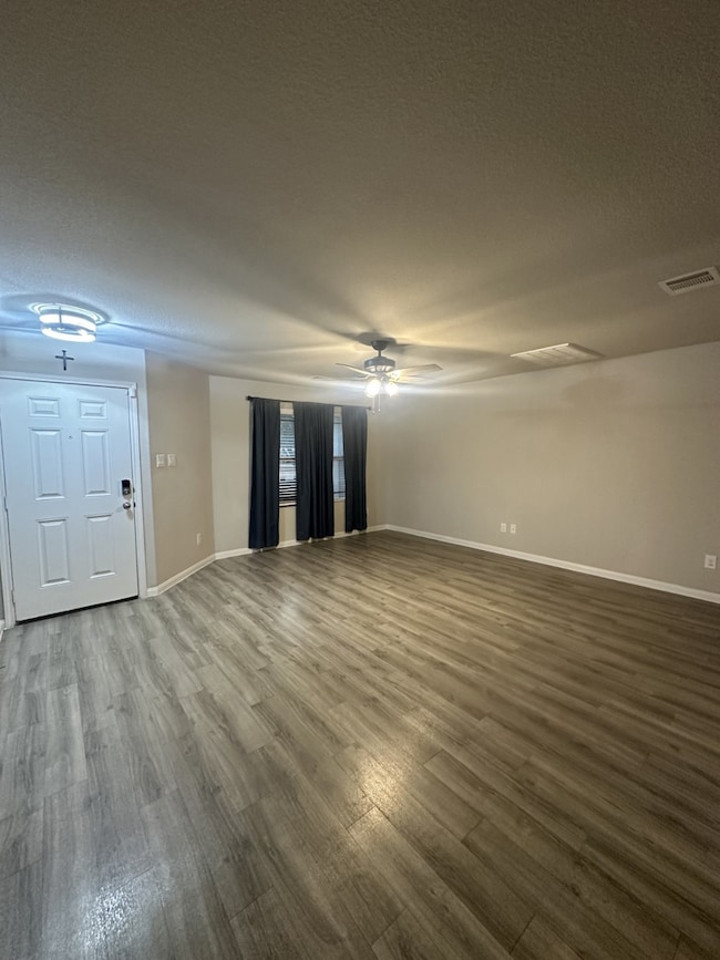 2146 10th St, Hempstead, TX 77445 - photo 2