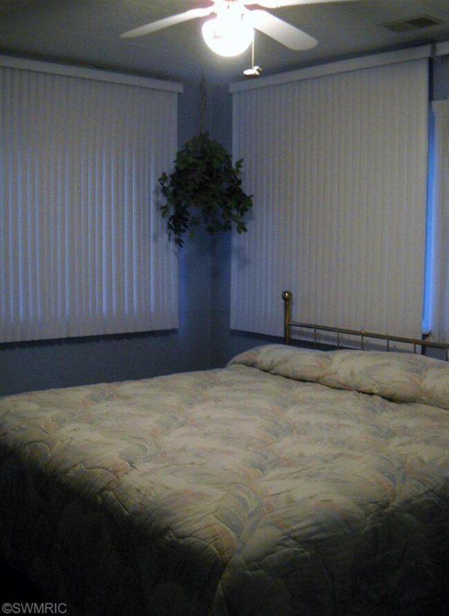 9546 Jerome Ave, Bitely, MI 49309 - photo 3