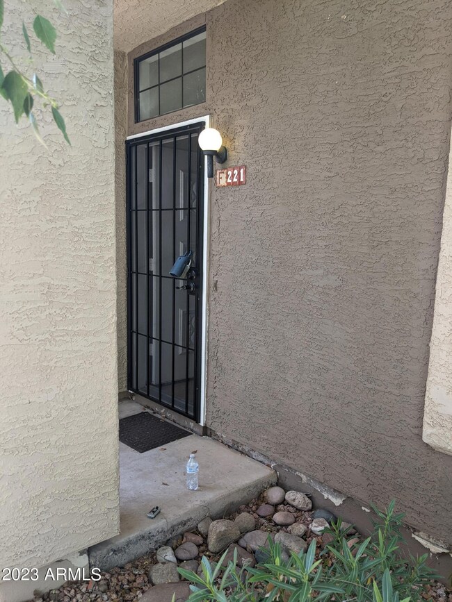Enter this beauty from ground level!
