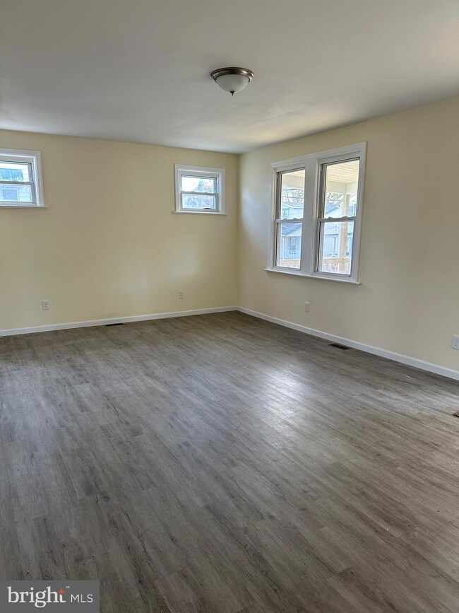 200 Homecrest Ave, Ewing, NJ 08638 - photo 5