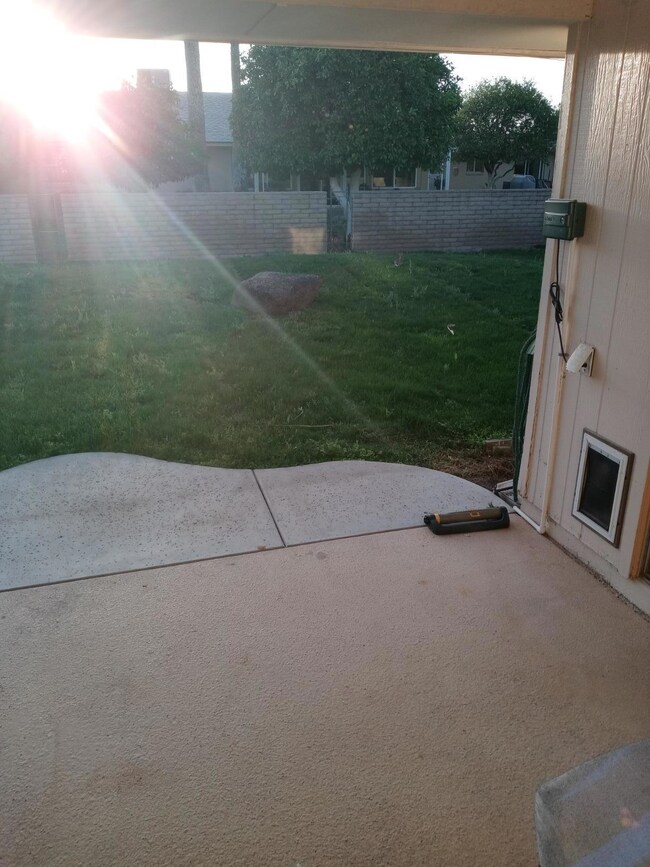 9736 N. 105th Ave.Pics9