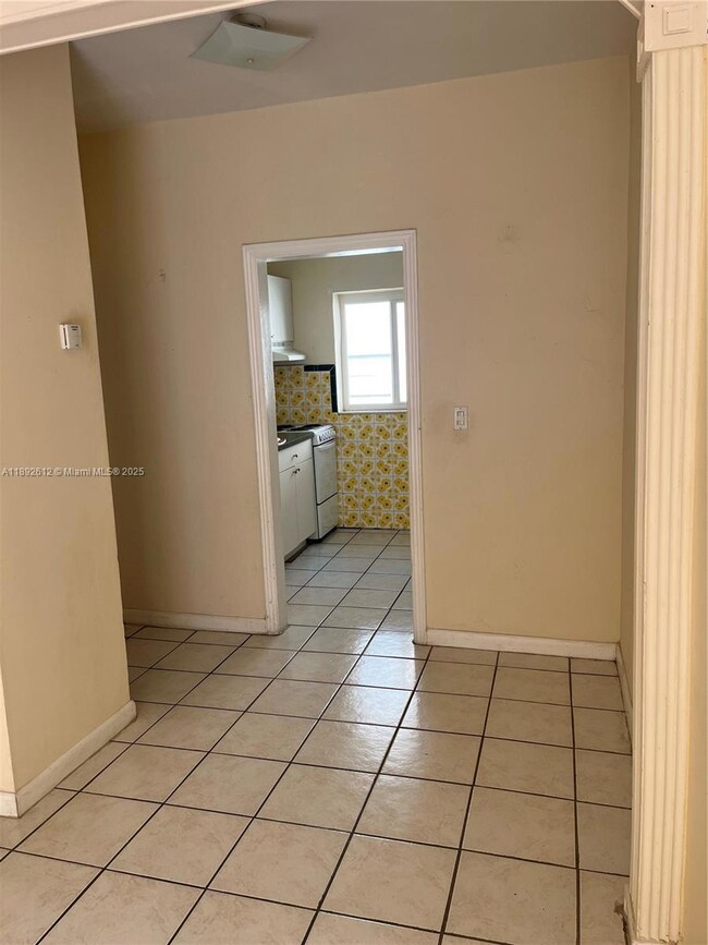 1035 SW 3rd St unit 2, Miami, FL 33130 - photo 5