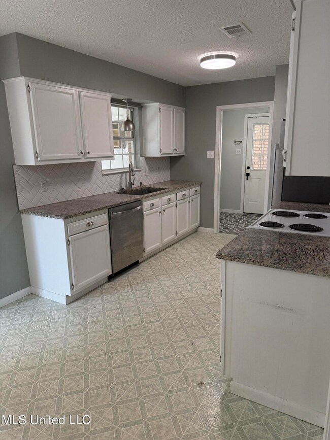 10735 Plummer Cir, Gulfport, MS 39503 - photo 5