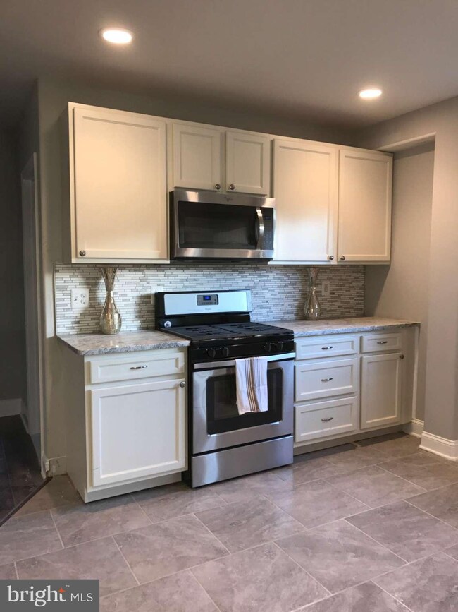 3227 Grace Rd, Sparrows Point, MD 21219 - photo 3