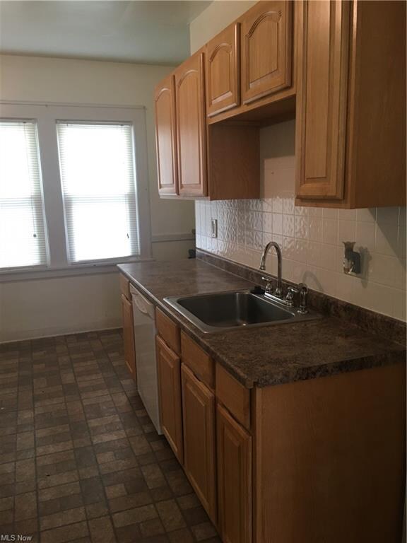 3307 Altamont Ave, Cleveland, OH 44118 - photo 7