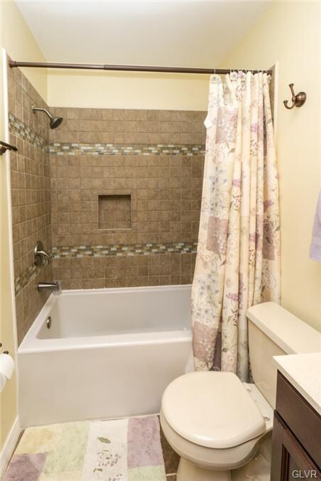 4201 Salem Dr, Emmaus, PA 18049 - photo 5