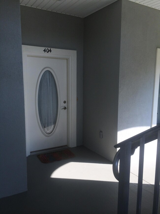 Welcome Home to 404 Westlake Ct!