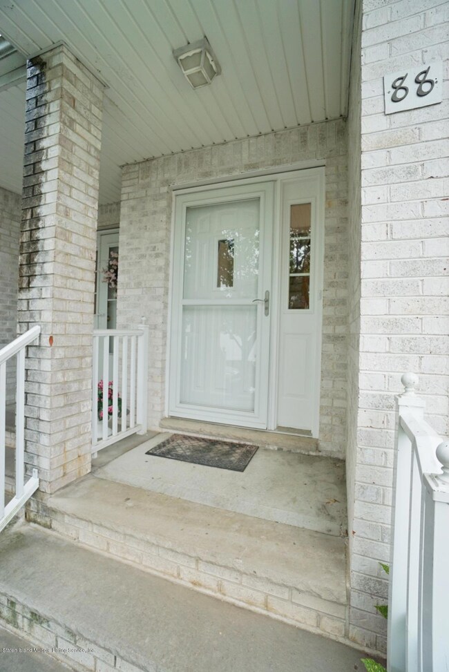 88 Ambassador Ln, Staten Island, NY 10309 - photo 3