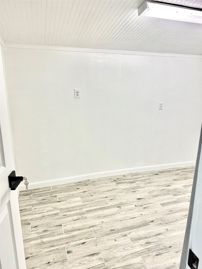 6107 Vinewood Dr, Houston, TX 77088 - photo 6