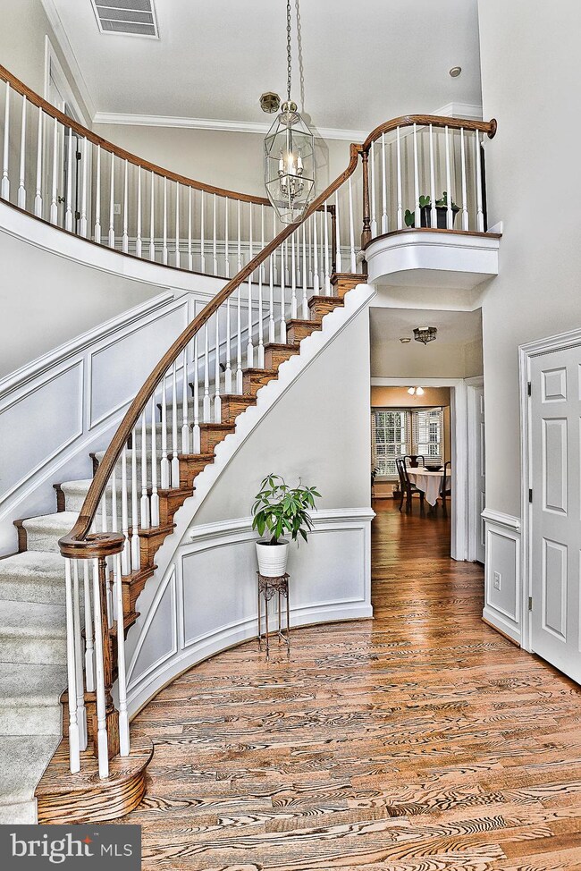 8525 Oak Pointe Way, Fairfax Station, VA 22039 - photo 2