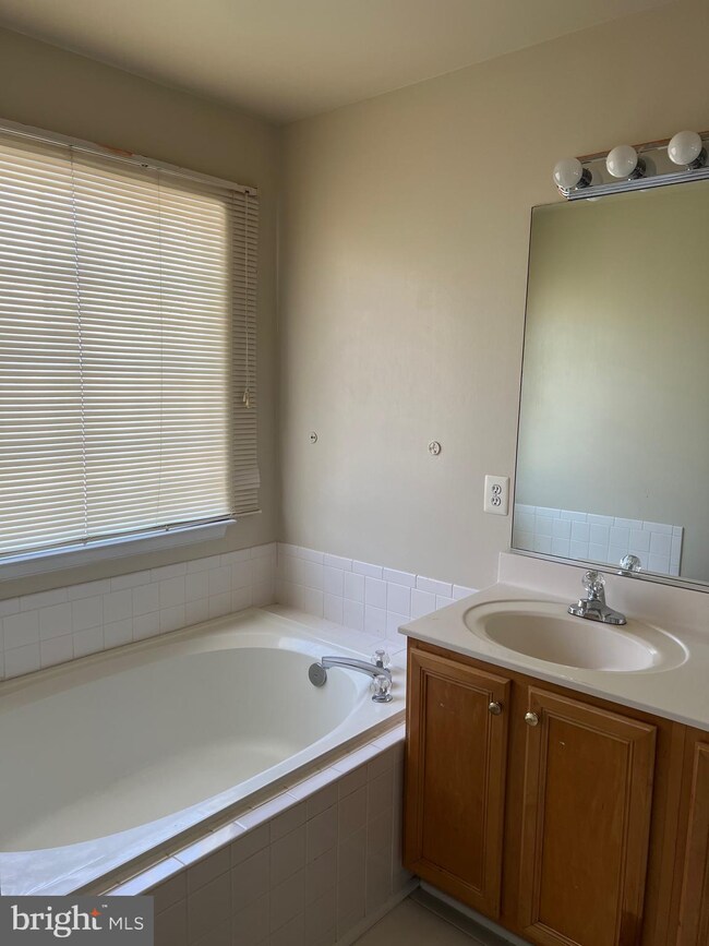 2511 James Maury Dr, Herndon, VA 20171 - photo 6