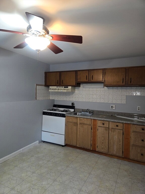 6 Venice St unit F1, Danvers, MA 01923 - photo 5