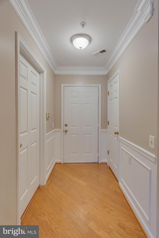 12471 Hayes Ct unit 103, Fairfax, VA 22033 - photo 3