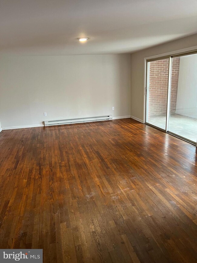 156 Tower Cir unit 3, Berkeley Springs, WV 25411 - photo 7