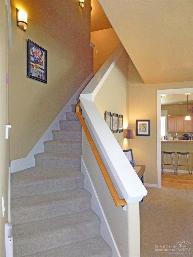 2885 SW Obsidian Ln, Redmond, OR 97756 - photo 5