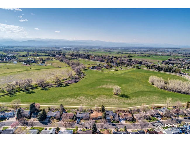 Location, Location, Location!  Open Space galore facing west!