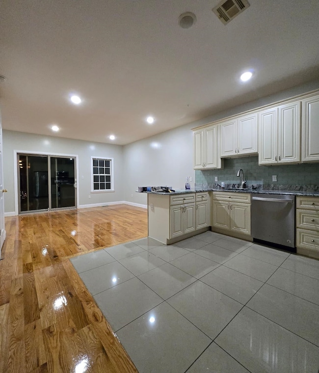 190 Arlington Ave unit 1, Jersey City, NJ 07305 - photo 3