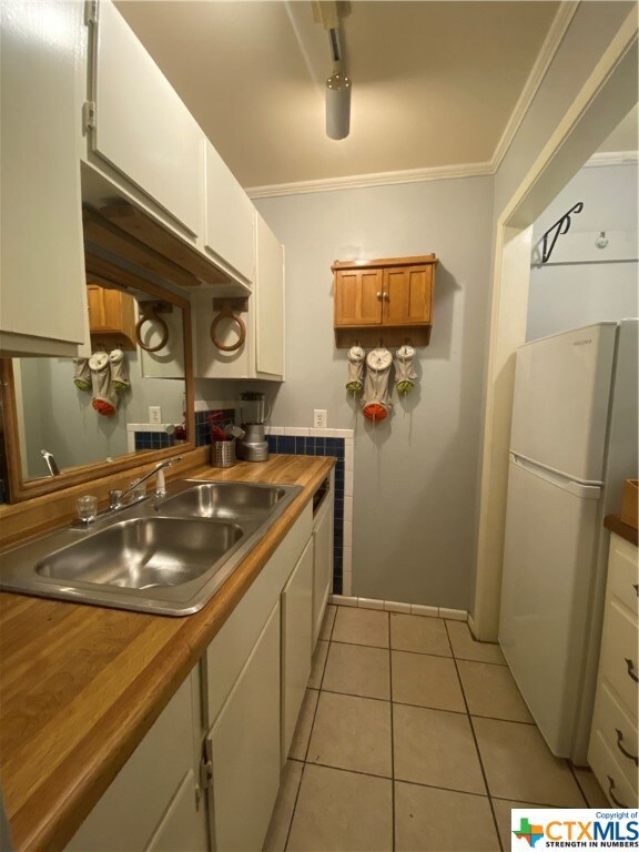 915 W Hopkins St unit B, San Marcos, TX 78666 - photo 4