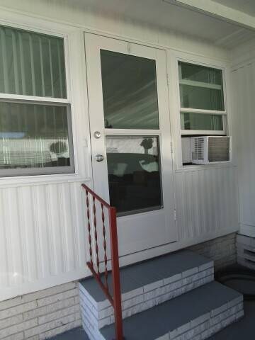 entry to raised FL room